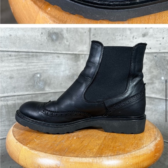 Barney’s New York leather boots - Picture 12 of 13